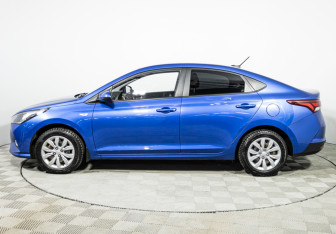 Подержанный автомобиль Hyundai Solaris Sedan 2021 года (8 фото)