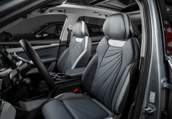 Новый Geely Atlas 2025 (14 фото)