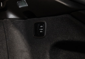 Подержанный автомобиль Porsche Macan 2021 года (28 фото)