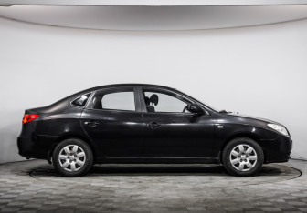 Подержанный автомобиль Hyundai Elantra Sedan 2008 года (4 фото)