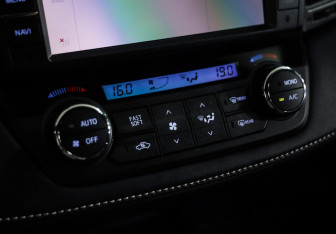 Подержанный автомобиль Toyota RAV4 2019 года (17 фото)
