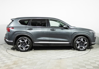 Подержанный автомобиль Hyundai Santa Fe 2021 года (4 фото)