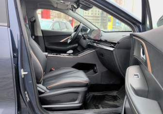 Подержанный автомобиль Omoda C5 2023 года (20 фото)