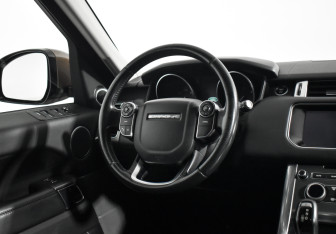 Подержанный автомобиль Land Rover Range Rover Sport 2017 года (16 фото)