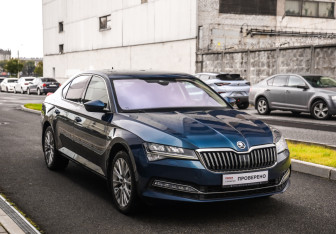 Подержанный автомобиль Skoda Superb Liftback 2022 года (5 фото)