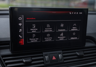 Подержанный автомобиль Audi Q5 2021 года (18 фото)