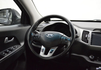 Подержанный автомобиль Kia Sportage 2012 года (9 фото)
