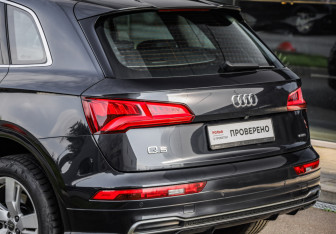 Подержанный автомобиль Audi Q5 2019 года (12 фото)