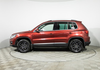 Подержанный автомобиль Volkswagen Tiguan 2012 года (8 фото)