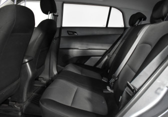 Подержанный автомобиль Hyundai Creta 2018 года (11 фото)