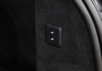 Подержанный автомобиль Land Rover Range Rover Sport 2018 года (37 фото)