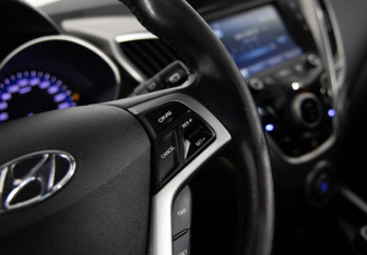 Подержанный автомобиль Hyundai Veloster 2013 года (20 фото)