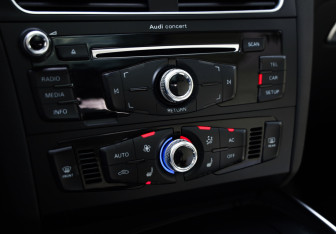 Подержанный автомобиль Audi Q5 2013 года (17 фото)
