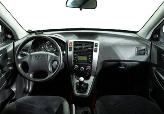 Подержанный автомобиль Hyundai Tucson 2008 года (13 фото)
