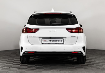Подержанный автомобиль Kia Ceed Wagon 2021 года (6 фото)