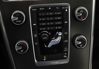 Подержанный автомобиль Volvo XC60 2013 года (16 фото)