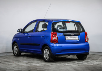 Подержанный автомобиль Kia Picanto 2010 года (7 фото)