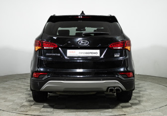 Подержанный автомобиль Hyundai Santa Fe 2017 года (6 фото)