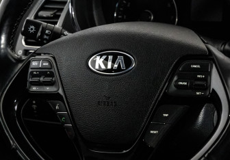 Подержанный автомобиль Kia Cerato Sedan 2019 года (11 фото)