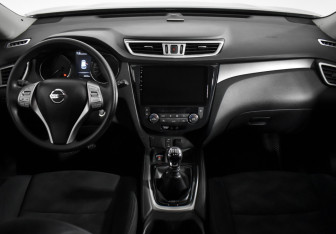 Подержанный автомобиль Nissan X-Trail 2017 года (15 фото)