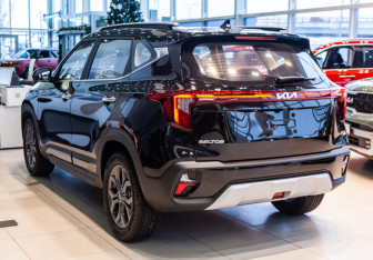 Подержанный автомобиль Kia Seltos 2023 года (7 фото)