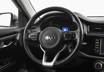 Подержанный автомобиль Kia Rio Hatchback 2018 года (14 фото)