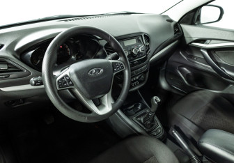 Подержанный автомобиль LADA (ВАЗ) Vesta Sedan 2019 года (11 фото)