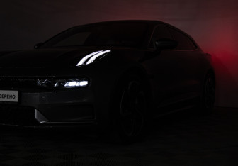 Подержанный автомобиль Zeekr 001 2022 года (38 фото)