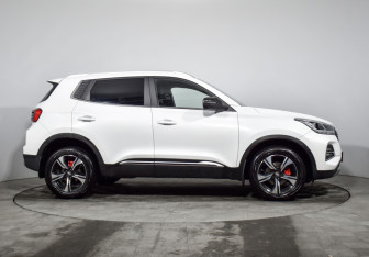 Подержанный автомобиль Chery Tiggo 4 Pro 2023 года (4 фото)