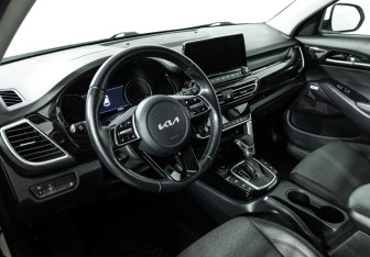 Подержанный автомобиль Kia Seltos 2022 года (11 фото)