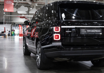 Подержанный автомобиль Land Rover Range Rover 2015 года (10 фото)
