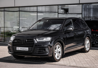 Подержанный автомобиль Audi Q7 2018 года (3 фото)