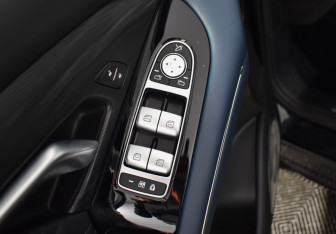 Подержанный автомобиль Voyah Free 2023 года (16 фото)