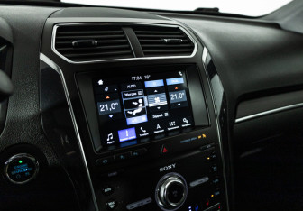 Подержанный автомобиль Ford Explorer 2019 года (17 фото)