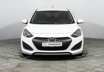 Подержанный автомобиль Hyundai i30 Hatchback 2013 года (2 фото)