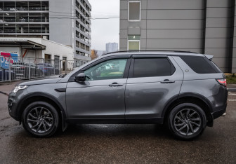 Подержанный автомобиль Land Rover Discovery Sport 2018 года (10 фото)