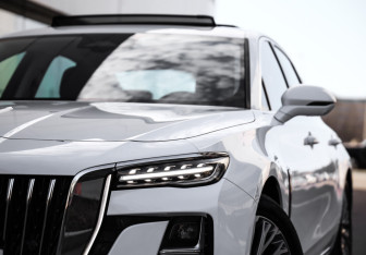 Подержанный автомобиль Hongqi H5 2023 года (2 фото)