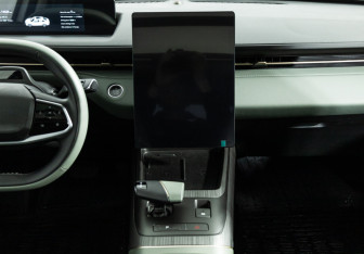 Подержанный автомобиль Changan Lamore 2023 года (14 фото)