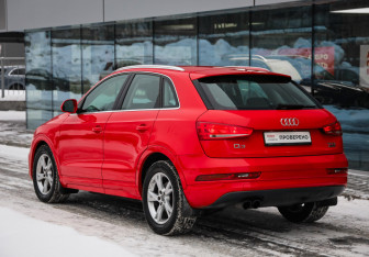 Подержанный автомобиль Audi Q3 2015 года (7 фото)