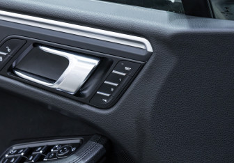 Подержанный автомобиль Porsche Macan 2018 года (23 фото)