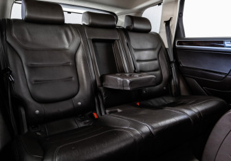 Подержанный автомобиль Volkswagen Touareg 2012 года (23 фото)