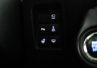 Подержанный автомобиль Toyota Land Cruiser Prado 2017 года (25 фото)