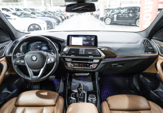 Подержанный автомобиль BMW X3 2020 года (18 фото)