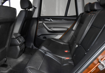 Подержанный автомобиль BMW X3 2016 года (13 фото)