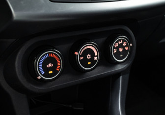 Подержанный автомобиль Mitsubishi Lancer Sedan 2010 года (16 фото)