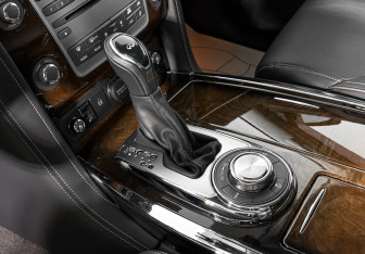 Подержанный автомобиль Infiniti QX80 2018 года (11 фото)