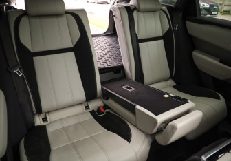 Подержанный автомобиль Land Rover Range Rover Velar 2018 года (30 фото)