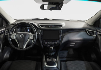 Подержанный автомобиль Nissan Qashqai 2017 года (9 фото)