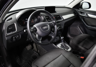 Подержанный автомобиль Audi Q3 2015 года (9 фото)