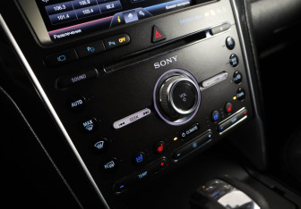 Подержанный автомобиль Ford Explorer 2015 года (13 фото)